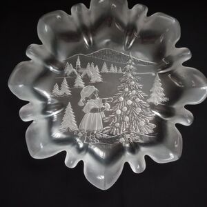 Mikasa Christmas Story Round 13.5" Crystal Serving Platter